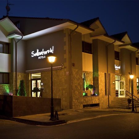 Hotel Salbatoreh Беасаин Екстериор снимка